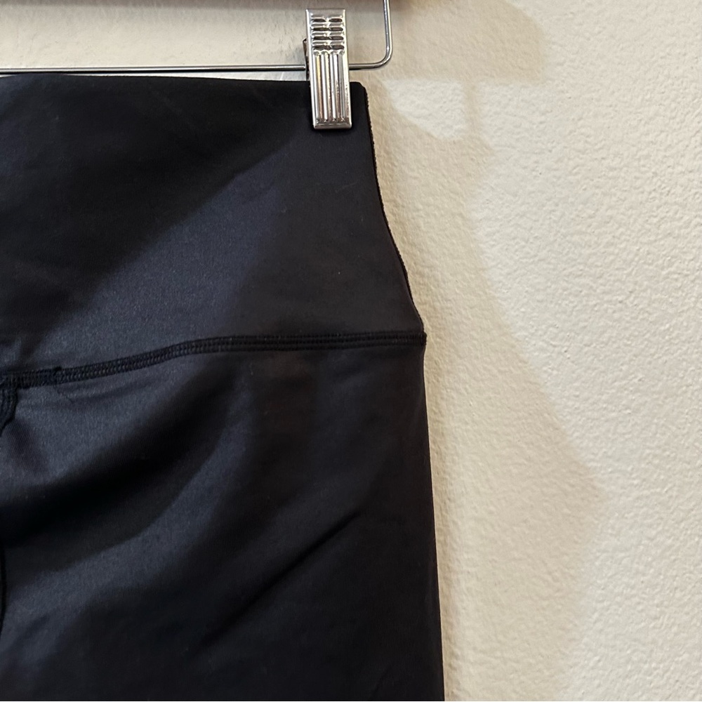 Alo Yoga High-Waist Airlift Leggings Black Size Medium - Picture 8 of 10